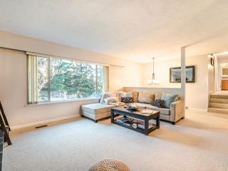 Photo 11: 8083 BURNFIELD CRESCENT in Burnaby: Burnaby Lake House for sale (Burnaby South)  : MLS®# R2738454