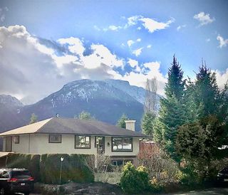 Photo 1: 40269 AYR Drive in Squamish: Garibaldi Highlands House for sale in "GARIBALDI HIGHLANDS" : MLS®# R2444243