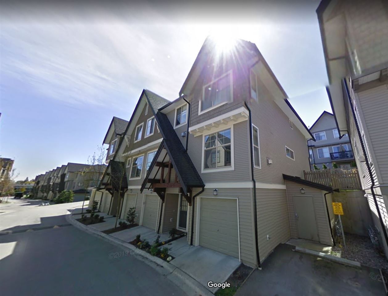 Main Photo: 54 15152 62A Avenue in Surrey: Sullivan Station Townhouse for sale in "UPLANDS" : MLS®# R2519613