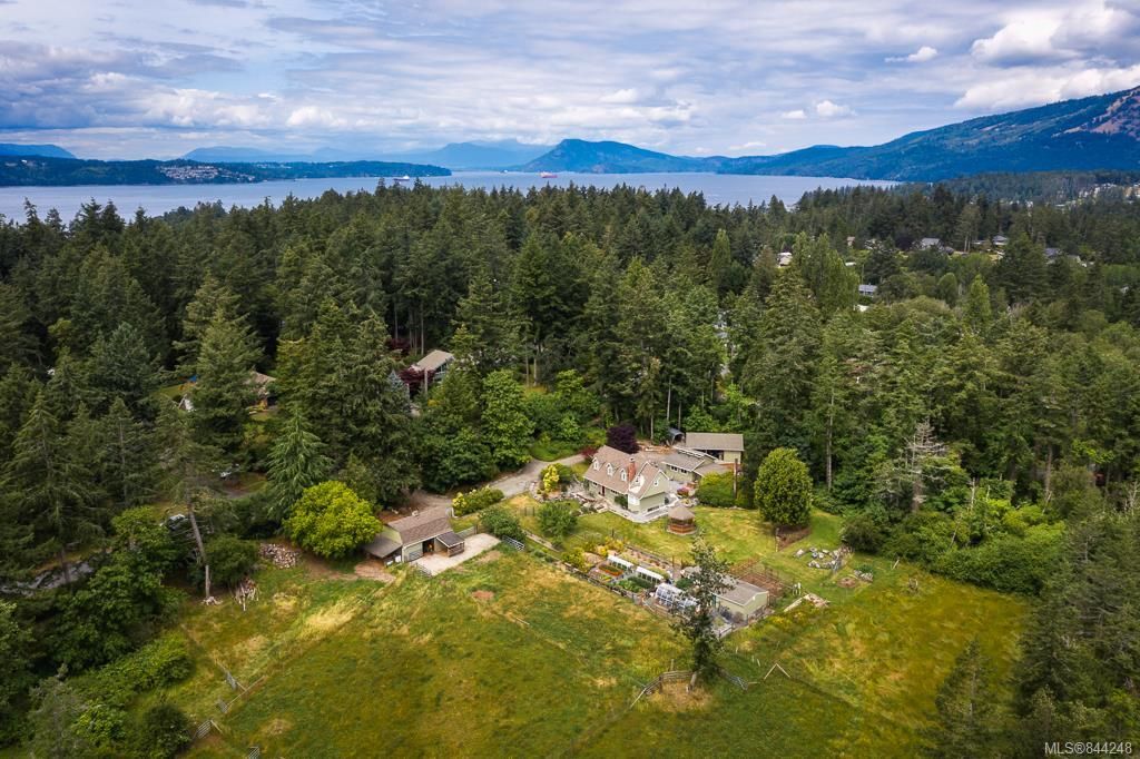 Main Photo: 10707 Derrick Rd in North Saanich: NS Deep Cove House for sale : MLS®# 844248