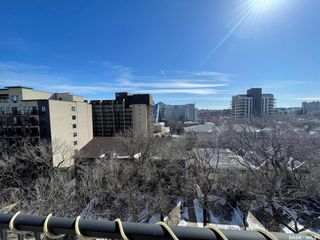 Photo 1: 703 537 4th Avenue in Saskatoon: City Park Residential for sale : MLS®# SK885444