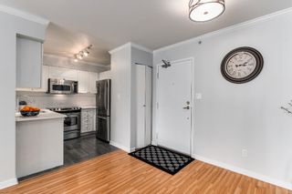 Photo 5: 906 488 HELMCKEN Street in Vancouver: Yaletown Condo for sale in "Robinson Tower" (Vancouver West)  : MLS®# R2086319