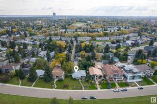 Photo 2: 8739 STRATHEARN Crescent in Edmonton: Zone 18 House for sale : MLS®# E4375938