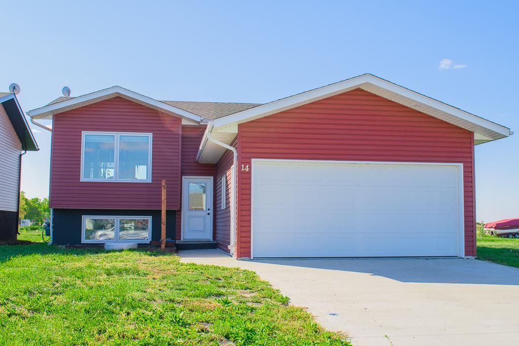 14  Spruce Bay, Plum Coulee