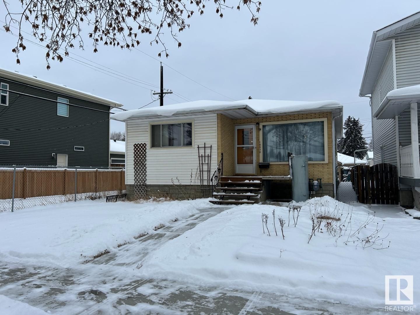 Main Photo: 10570 62 Avenue in Edmonton: Zone 15 House for sale : MLS®# E4370644