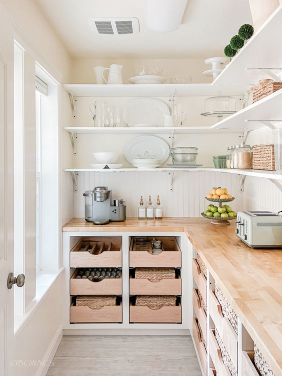 Unlock the Simplicity of a Minimalistic Pantry