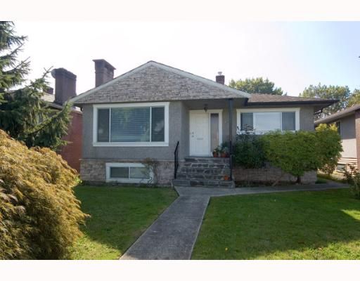 Main Photo: 2266 E 1ST Avenue in Vancouver: Grandview VE House for sale in "COMMERCIAL DR." (Vancouver East)  : MLS®# V795955