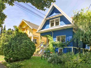 Photo 1: 809 E 24TH Avenue in Vancouver: Fraser VE House for sale (Vancouver East)  : MLS®# R2482539