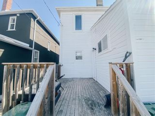 Photo 5: Updated Duplex w/Laundry & Parking in Winnipeg: 5A House for sale (West End) 