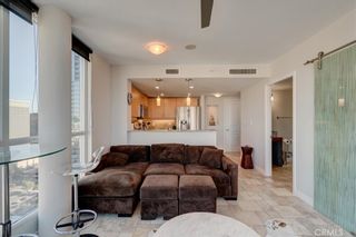Photo 3: 300 W Beech Street Unit 2206 in San Diego: Residential for sale (92101 - San Diego Downtown)  : MLS®# OC23213930