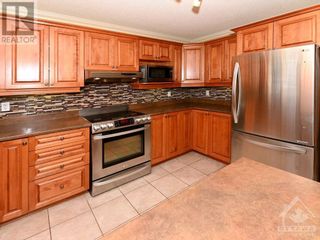 Photo 11: 150 SANDRA CRESCENT in Rockland: House for sale : MLS®# 1371103