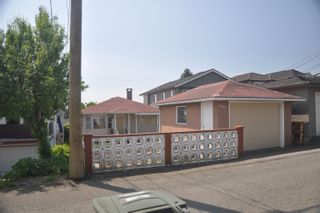 Photo 2: 2687 E 6TH Avenue in Vancouver: Renfrew VE House for sale (Vancouver East)  : MLS®# R2781384
