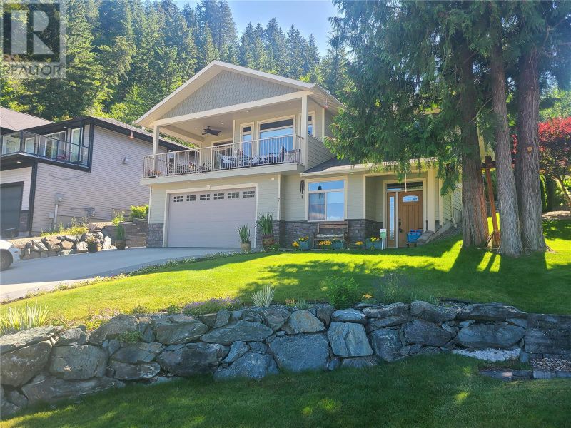 FEATURED LISTING: 7 - 2592 Alpen Paradies Road Blind Bay