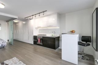 Photo 4: 711 189 KEEFER Street in Vancouver: Downtown VE Condo for sale in "KEEFER BLOCK" (Vancouver East)  : MLS®# R2217434