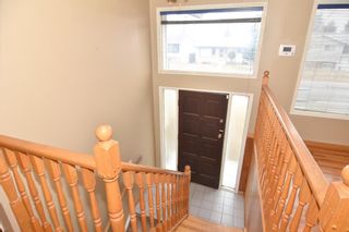 Photo 2: 1752 42 Street NE in Calgary: Rundle Detached for sale : MLS®# A1200668