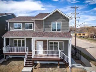 Photo 2: 411 L Avenue South in Saskatoon: King George Residential for sale : MLS®# SK968278