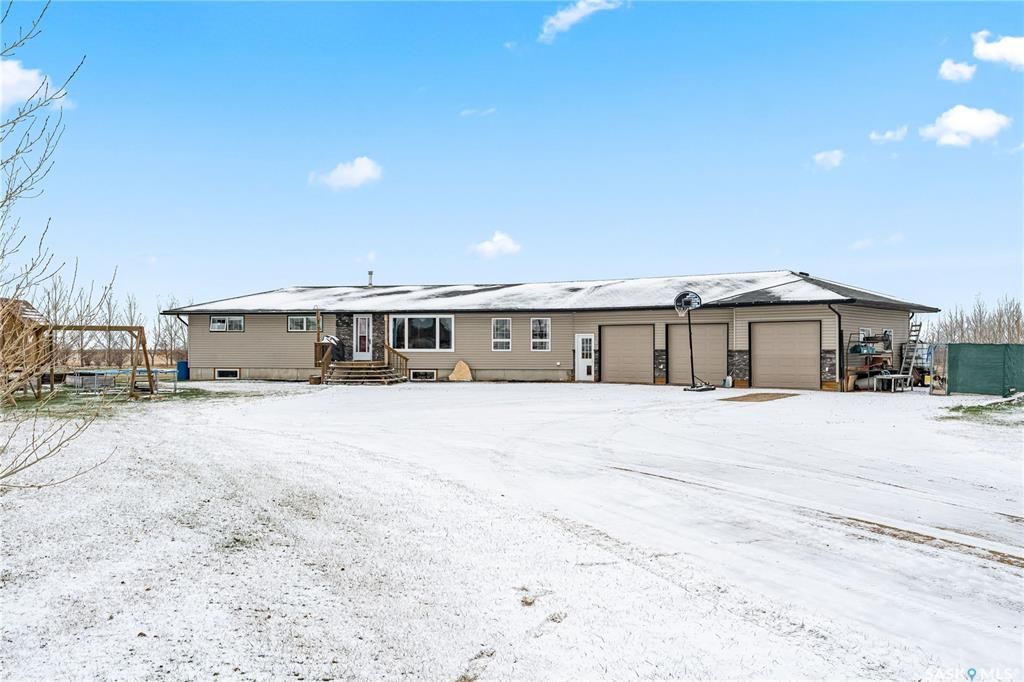 Main Photo: Williams Acreage in Laird: Residential for sale (Laird Rm No. 404)  : MLS®# SK949886
