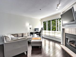 Main Photo: 26 788 W 15TH Avenue in Vancouver: Fairview VW Townhouse for sale in "SIXTEEN WILLOWS" (Vancouver West)  : MLS®# R2887231