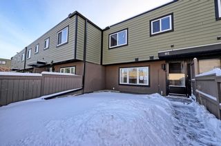 Photo 1: 102 3809 45 Street SW in Calgary: Glenbrook House for sale : MLS®# C4165453
