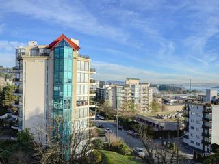 Photo 8: 6 1717 DUCHESS Avenue in West Vancouver: Ambleside Condo for sale in "THE REGENT" : MLS®# R2233596
