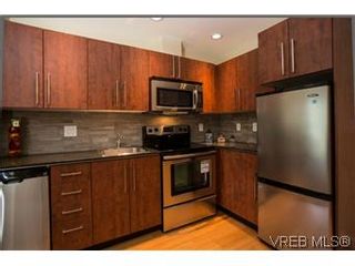 Photo 4: 307 611 Brookside Rd in VICTORIA: Co Latoria Condo for sale (Colwood)  : MLS®# 605920