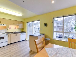 Photo 11: 8 20890 57 Avenue in Langley: Langley City Townhouse for sale in "ASPEN GABLES" : MLS®# R2323491