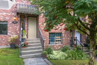 Photo 1: 163 W 20TH Street in North Vancouver: Central Lonsdale Townhouse for sale : MLS®# R2485708