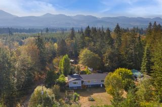 Photo 1: 529 Holiday Rd in Fanny Bay: CV Union Bay/Fanny Bay House for sale (Comox Valley)  : MLS®# 916289