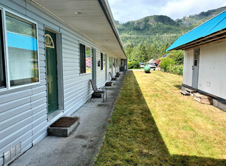 Photo 7: 14 room Motel for sale Vancouver island BC: Commercial for sale : MLS®# 878868