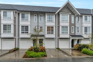 Photo 2: 40 8476 207A Street in Langley: Willoughby Heights Townhouse for sale in "YORK By Mosaic" : MLS®# R2875640
