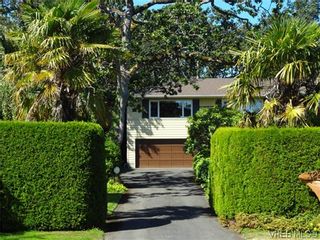 Photo 3: 3220 BEACH Drive in VICTORIA: OB Uplands Residential for sale (Oak Bay)  : MLS®# 313381