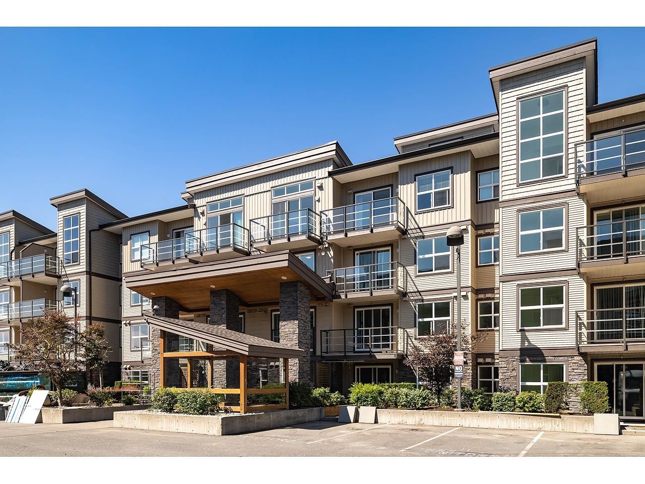 Main Photo: 412 30515 CARDINAL Avenue in Abbotsford: Abbotsford West Condo for sale in "Tamarind Westside" : MLS®# R2803481
