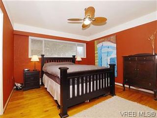 Photo 9: 104 Burnett Rd in VICTORIA: VR View Royal House for sale (View Royal)  : MLS®# 573220