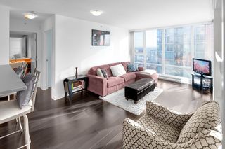 Photo 3: 3005 1495 RICHARDS Street in Vancouver: Yaletown Condo for sale in "AZURA II" (Vancouver West)  : MLS®# R2338377