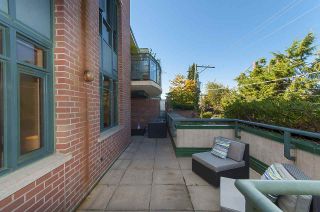 Photo 15: 212 2665 W BROADWAY in Vancouver: Kitsilano Condo for sale in "THE MAGUIRE BUILDING" (Vancouver West)  : MLS®# R2209718