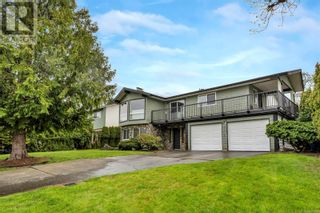 Photo 2: 4261 Thornhill Cres in Saanich: House for sale : MLS®# 960593