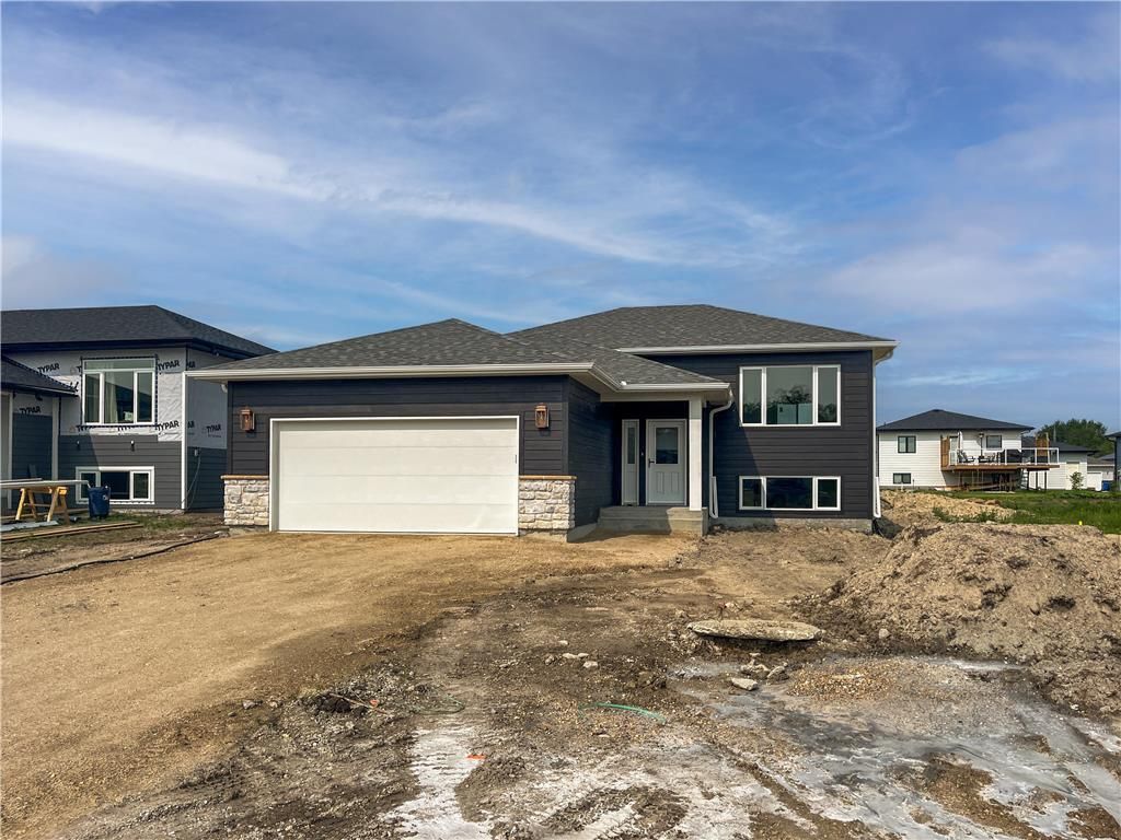 Main Photo: 28 Becki Cove in Kleefeld: House for sale : MLS®# 202314886