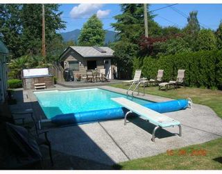Photo 10: 1226 DOGWOOD in North Vancouver: Norgate House for sale in "NORGATE" : MLS®# V781978