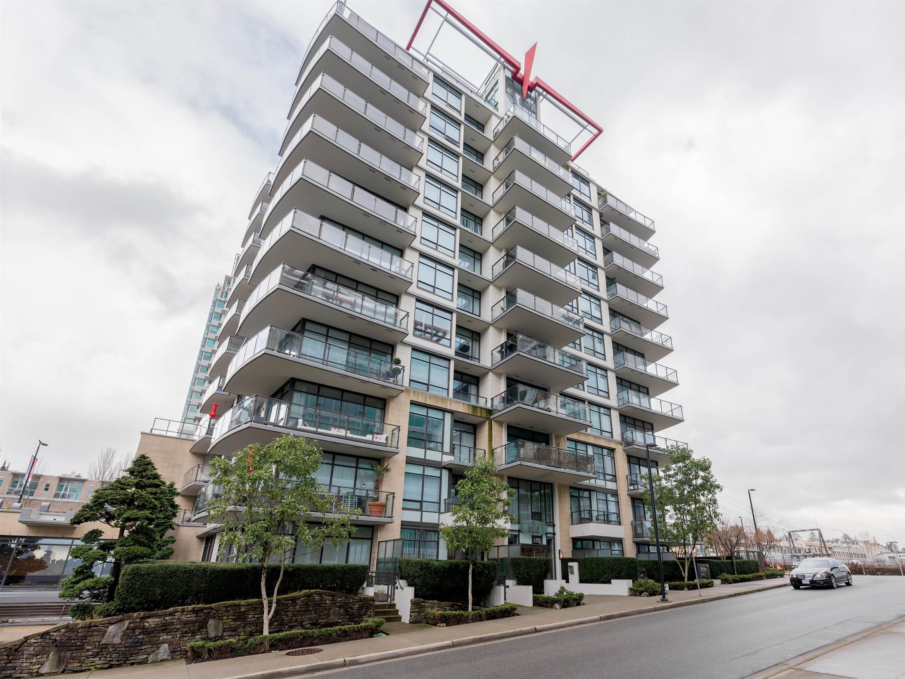 Main Photo: 504 172 VICTORY SHIP Way in North Vancouver: Lower Lonsdale Condo for sale in "ATRIUM at the PIER" : MLS®# R2754147