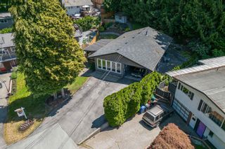Photo 3: 2686 STEWART Crescent in Abbotsford: Central Abbotsford House for sale in "Larch Park" : MLS®# R2783681