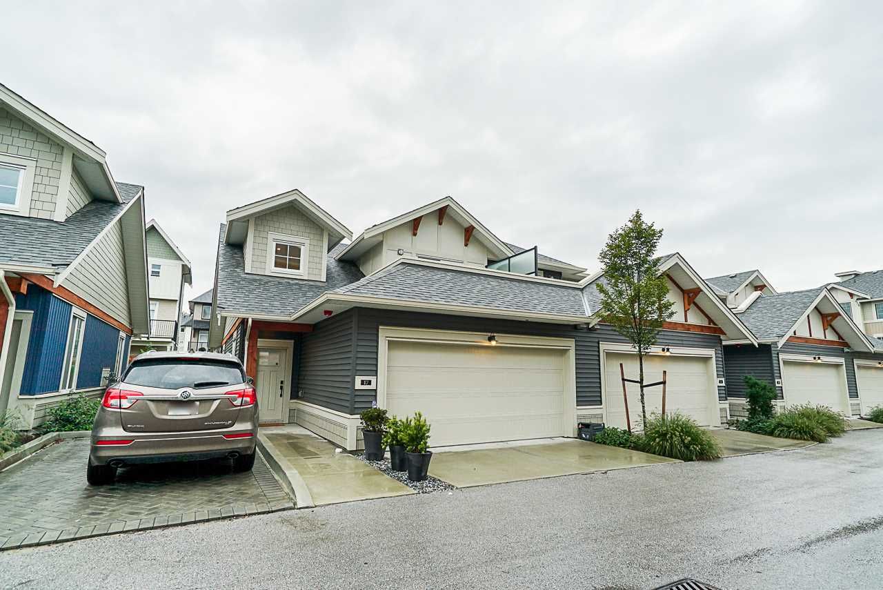 Main Photo: 17 20498 82 Avenue in Langley: Willoughby Heights Townhouse for sale in "Gabriola Park" : MLS®# R2406578
