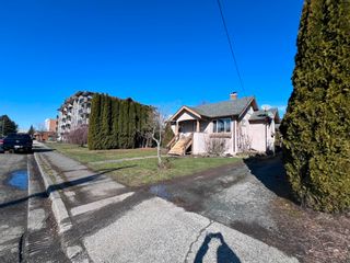 Photo 3: 46053 SECOND Avenue in Chilliwack: Chilliwack Downtown House for sale : MLS®# R2856593