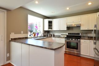 Photo 16: 1933 SOUTHMERE CRESCENT in South Surrey White Rock: Home for sale : MLS®# r2207161