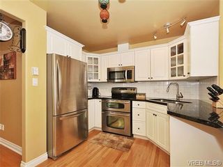 Photo 8: 3850 Stamboul St in VICTORIA: SE Mt Tolmie Row/Townhouse for sale (Saanich East)  : MLS®# 646532