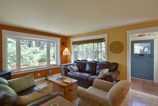 Photo 11: 317 HEADLANDS Road in Gibsons: Gibsons & Area House for sale in "LOWER GIBSONS" (Sunshine Coast)  : MLS®# R2715154