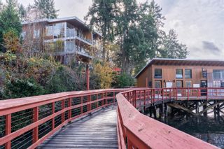Photo 3: 102 851 Verdier Ave in Central Saanich: CS Brentwood Bay Condo for sale : MLS®# 956367
