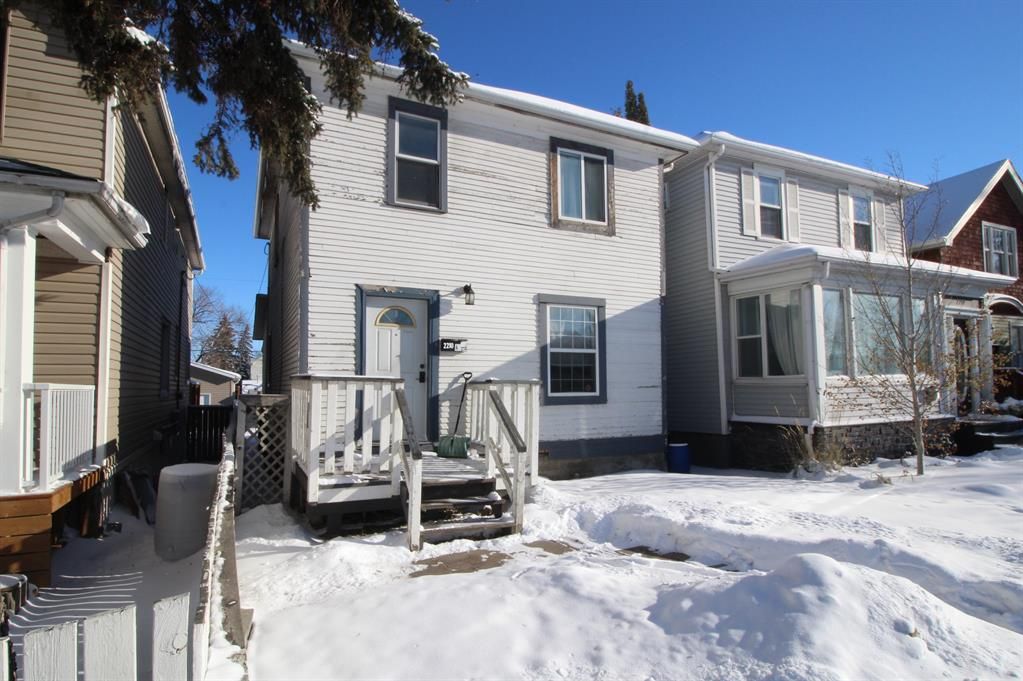 Main Photo: 2210 15A Street SE in Calgary: Inglewood Detached for sale : MLS®# A2010757