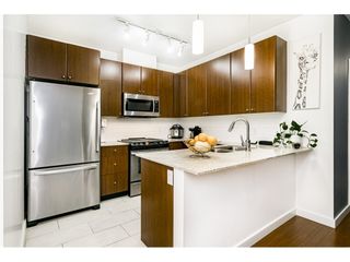 Photo 1: 1707 280 ROSS Drive in New Westminster: Fraserview NW Condo for sale in "THE CARLYLE" : MLS®# R2502203