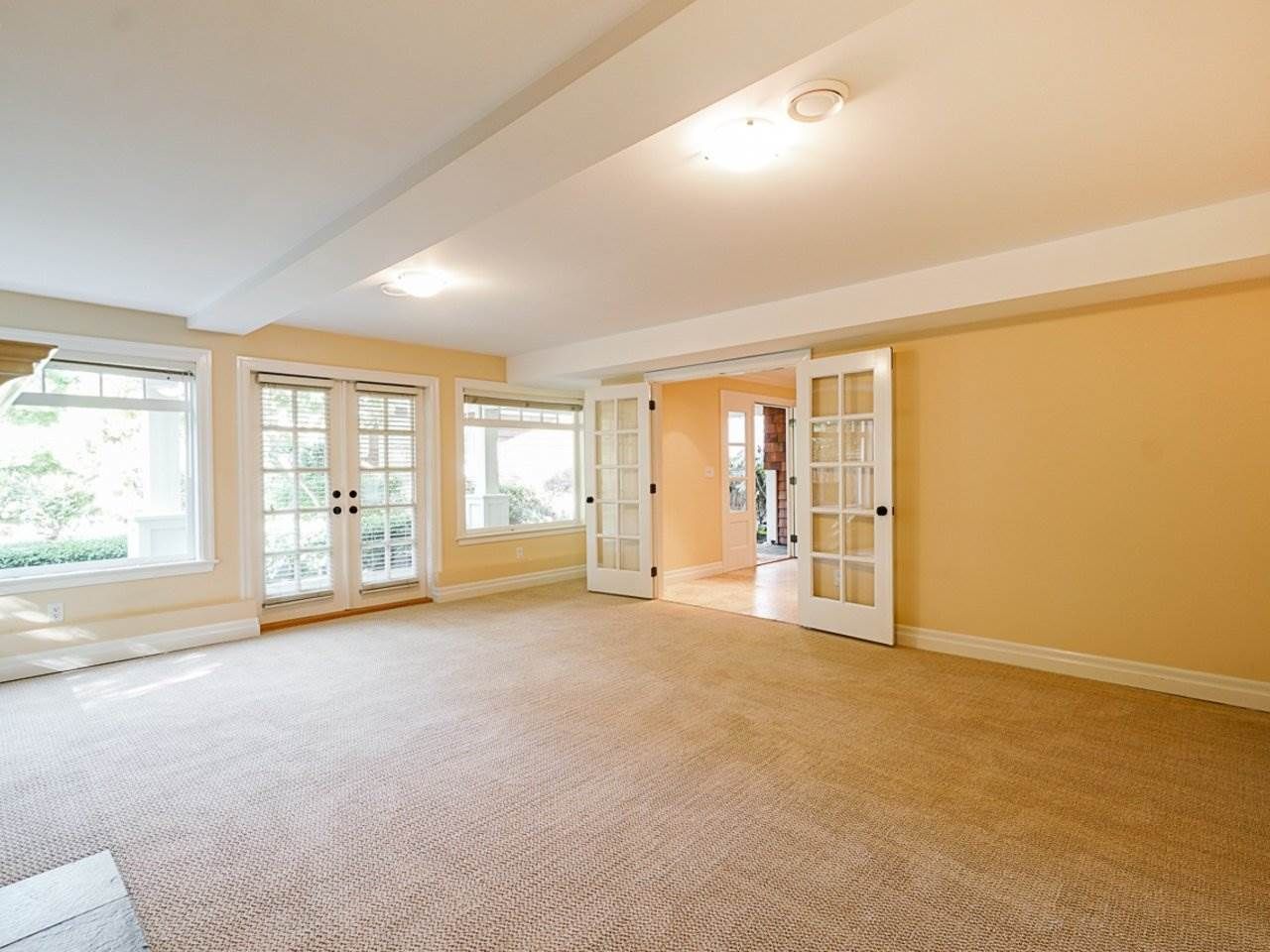 Photo 25: Photos: 850 FOREST HILLS Drive in North Vancouver: Edgemont House for sale in "Edgemont" : MLS®# R2506878
