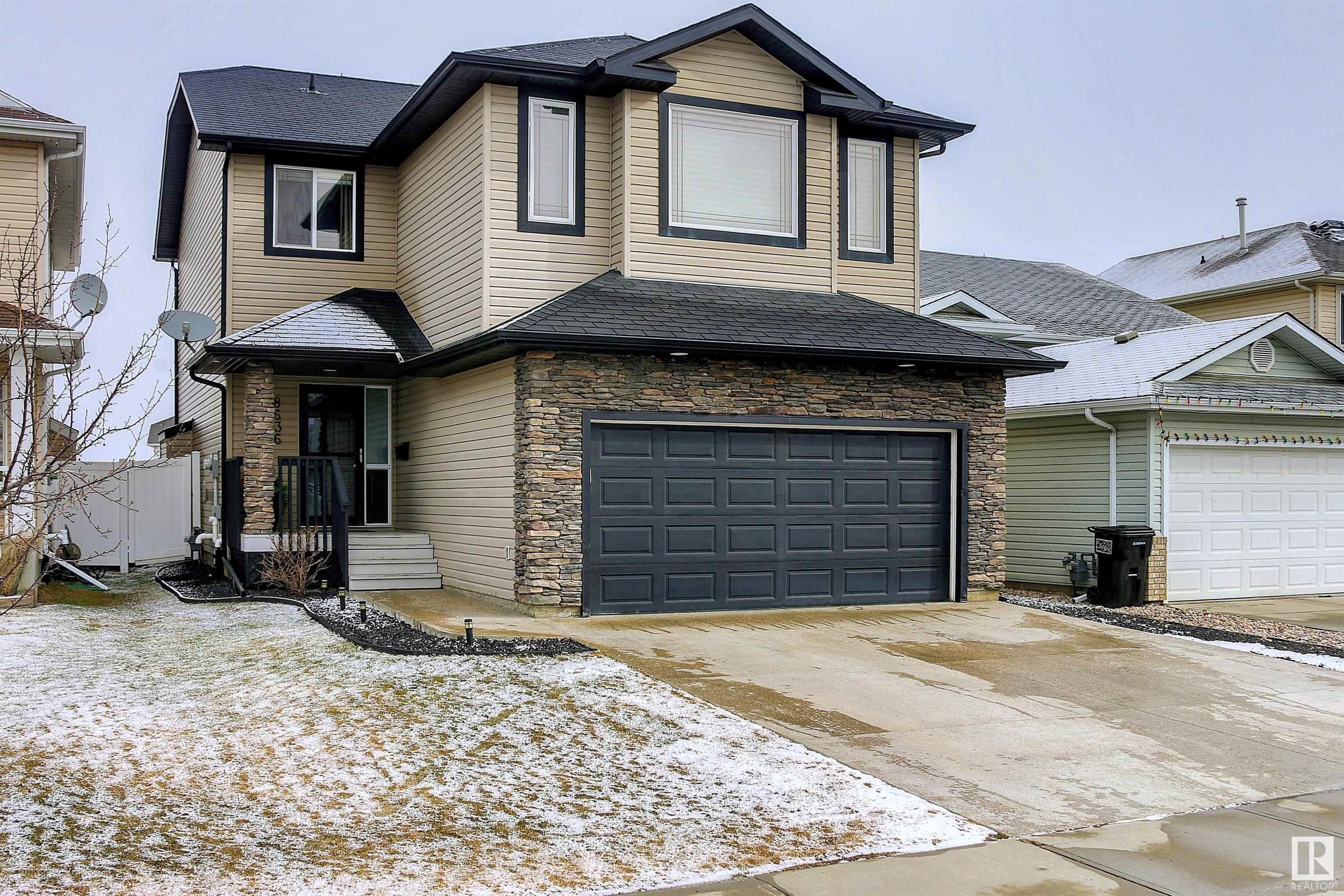 Main Photo: 8636 177 Avenue in Edmonton: Zone 28 House for sale : MLS®# E4288070